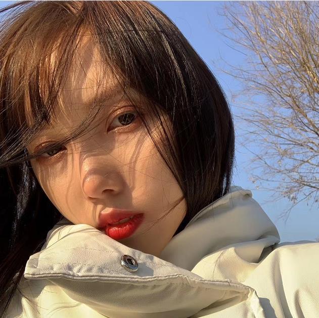 可甜可颜的雪梨有固定工作，偶尔兼职